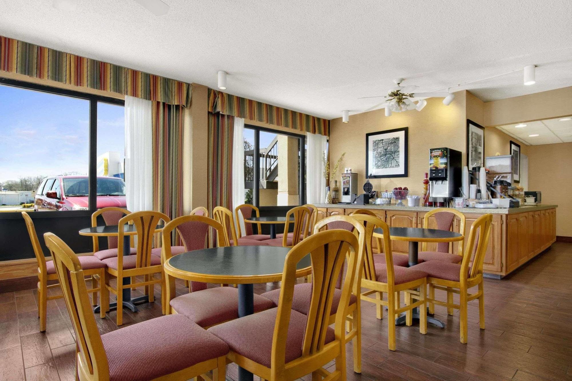Super 8 By Wyndham Oxford Motel Eksteriør bilde
